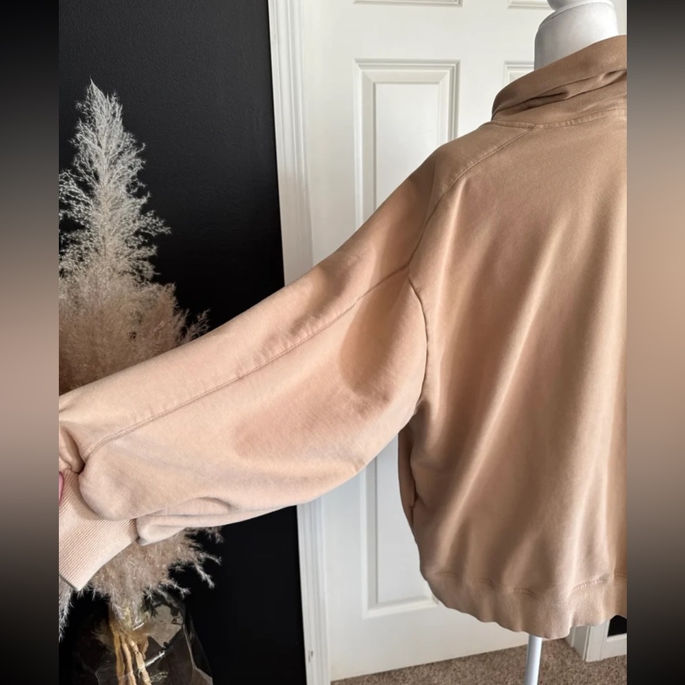 Nap Lounge Boxy Turtleneck Sweatshirt Camel Tan Cowl Neck Oversized Baggy
Sz XL - Picture 9 of 12